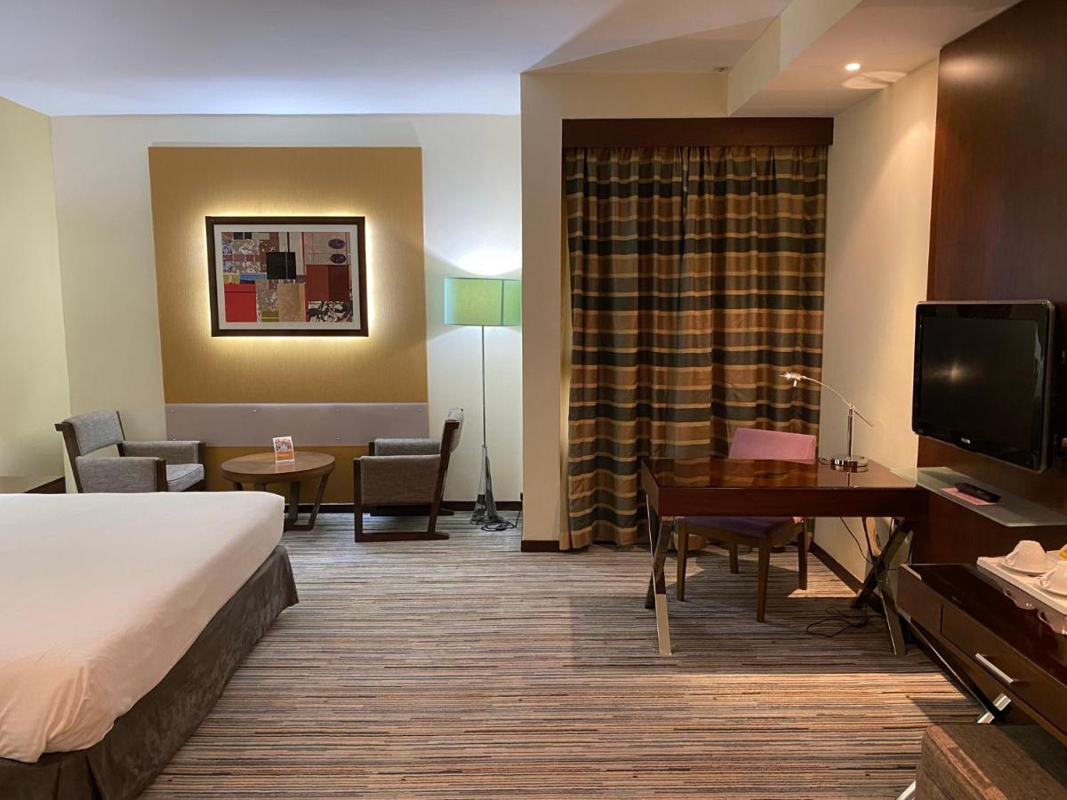 Phoenix Plaza Hotel Apartments Abu Dabi Dış mekan fotoğraf