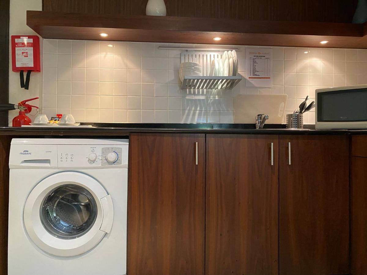 Phoenix Plaza Hotel Apartments Abu Dabi Dış mekan fotoğraf