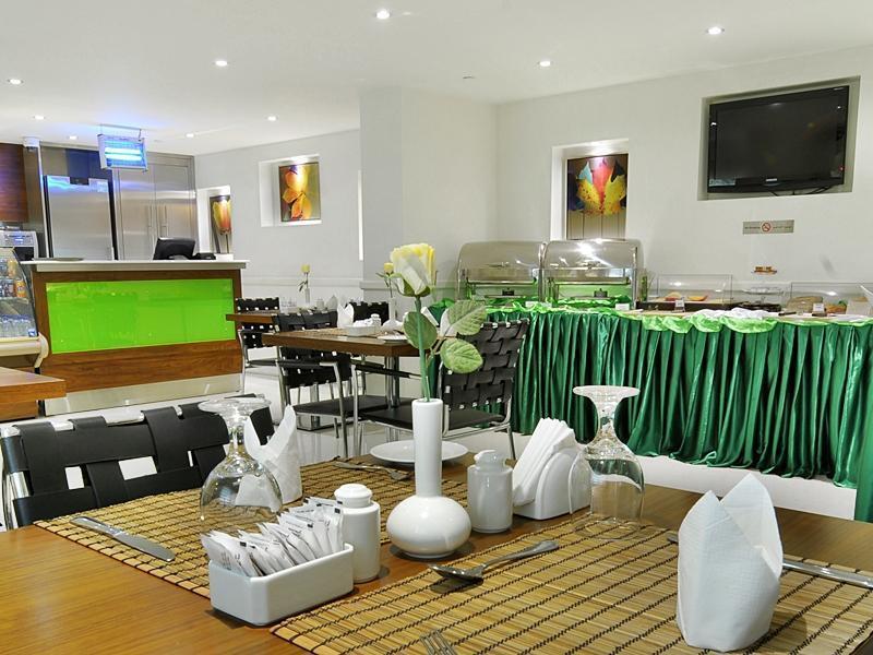 Phoenix Plaza Hotel Apartments Abu Dabi Dış mekan fotoğraf