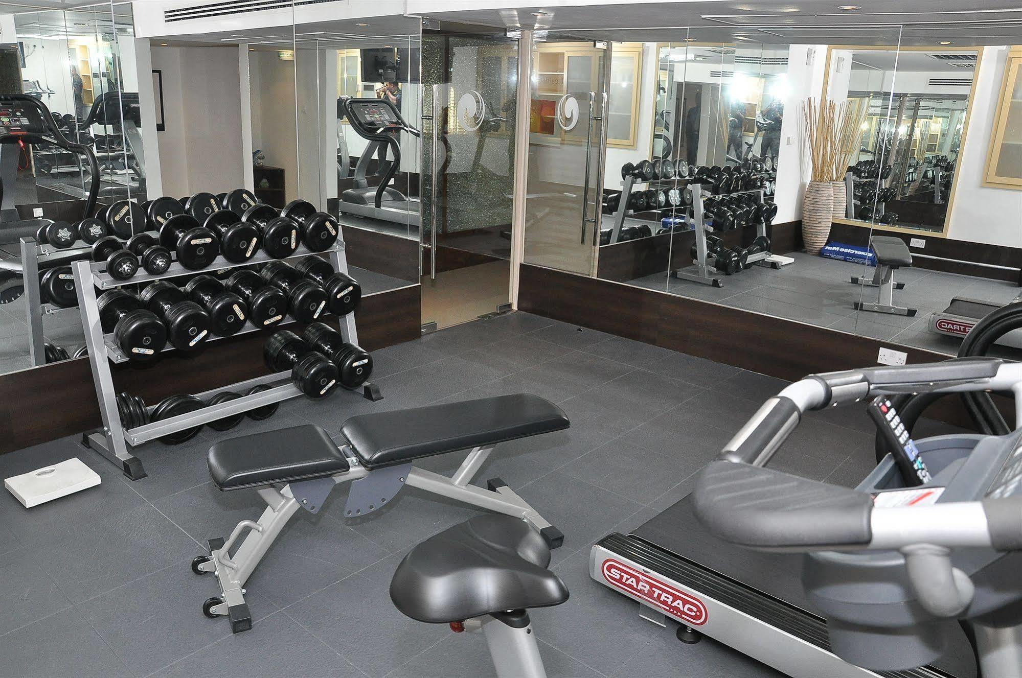Phoenix Plaza Hotel Apartments Abu Dabi Dış mekan fotoğraf